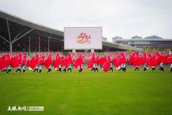 目前埃文斯和曼联的合同也只剩一年。